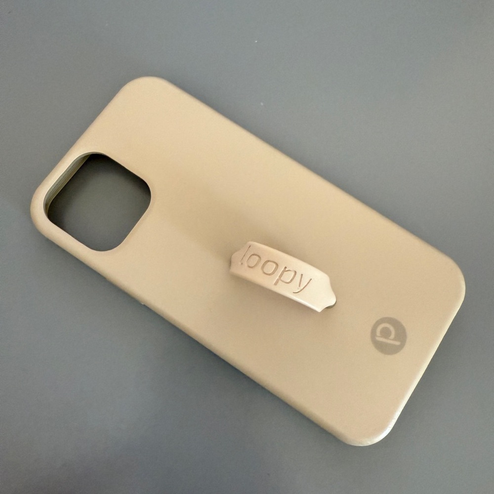 Loopy Case - Righty - Sandstone - iPhone 12/12 Pro